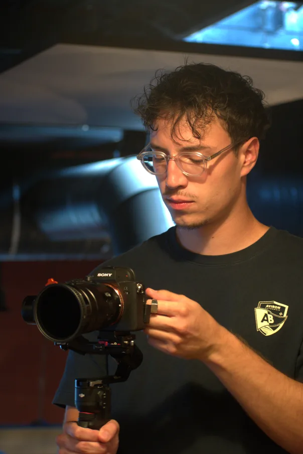 Joshua, photographe et vidéaste chez Wisual Studio à Nantes